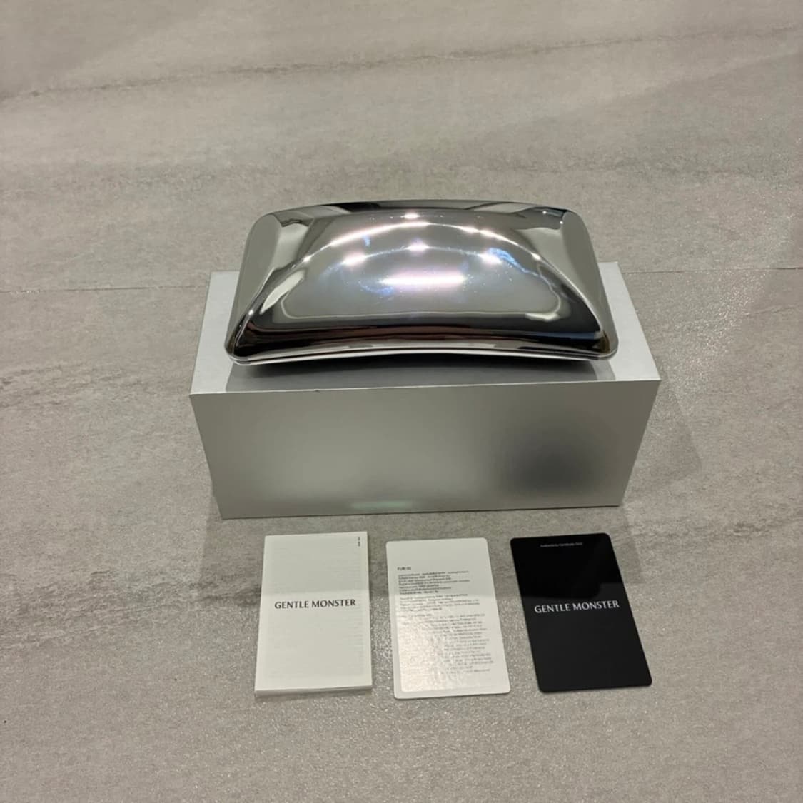 젠틀몬스터 퓨리 02 실버 안경 풀박스 상품이미지4