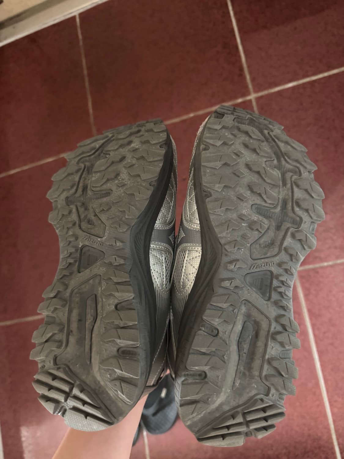 미즈노 레이서 트레일 SE 실버 그레이 260 상품이미지3