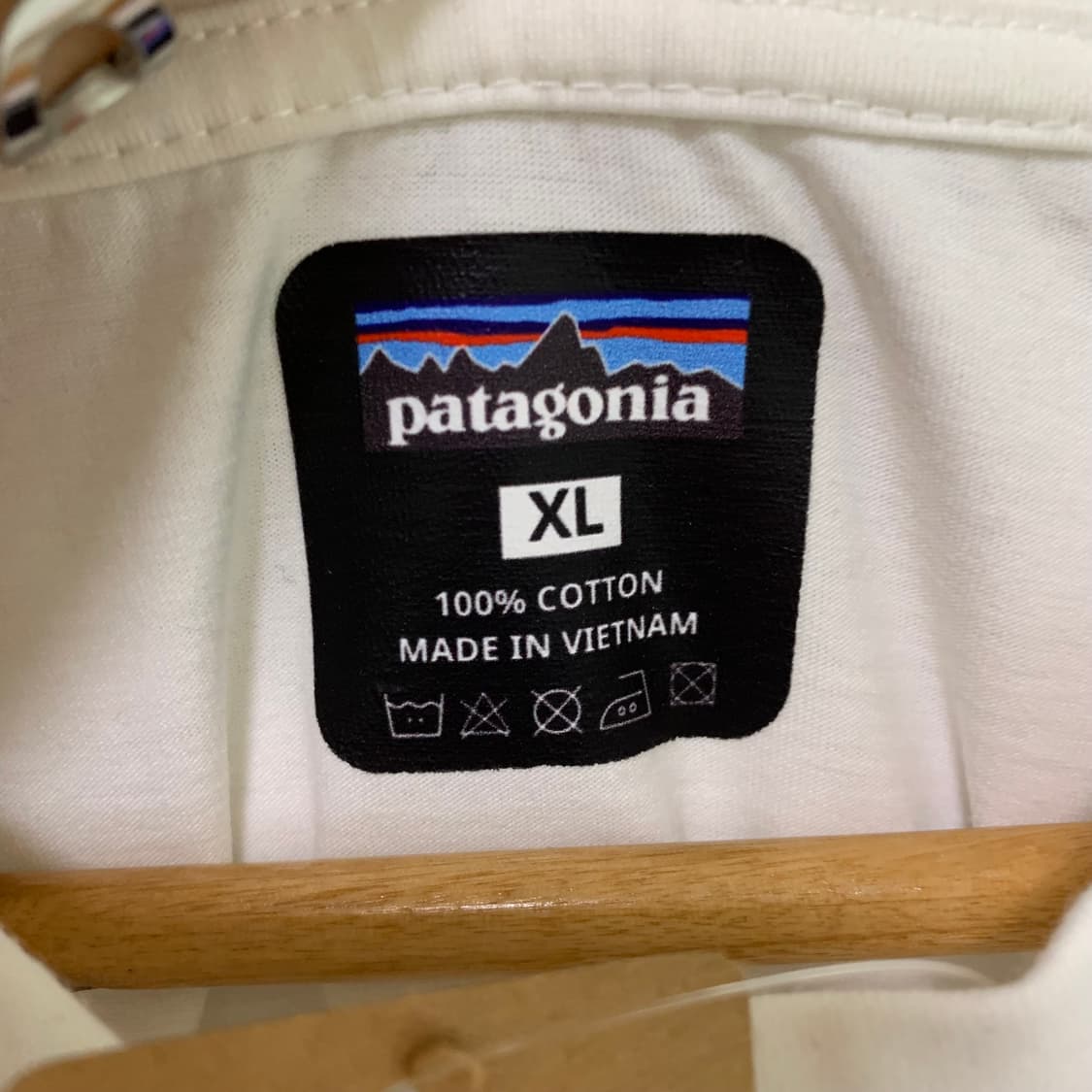 파타고니아 로고 프린팅 아이보리 슬리브리스 나시 민소매 티셔츠 XL 상품이미지3