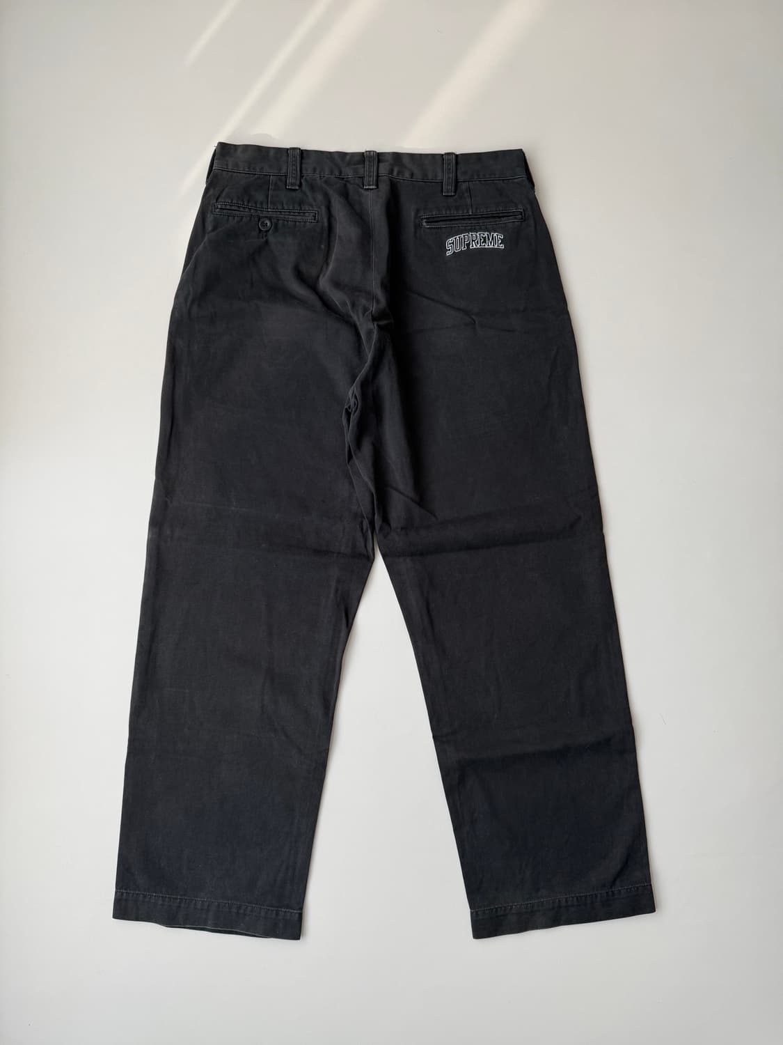 슈프림 아치로고 치노 팬츠 상품이미지1