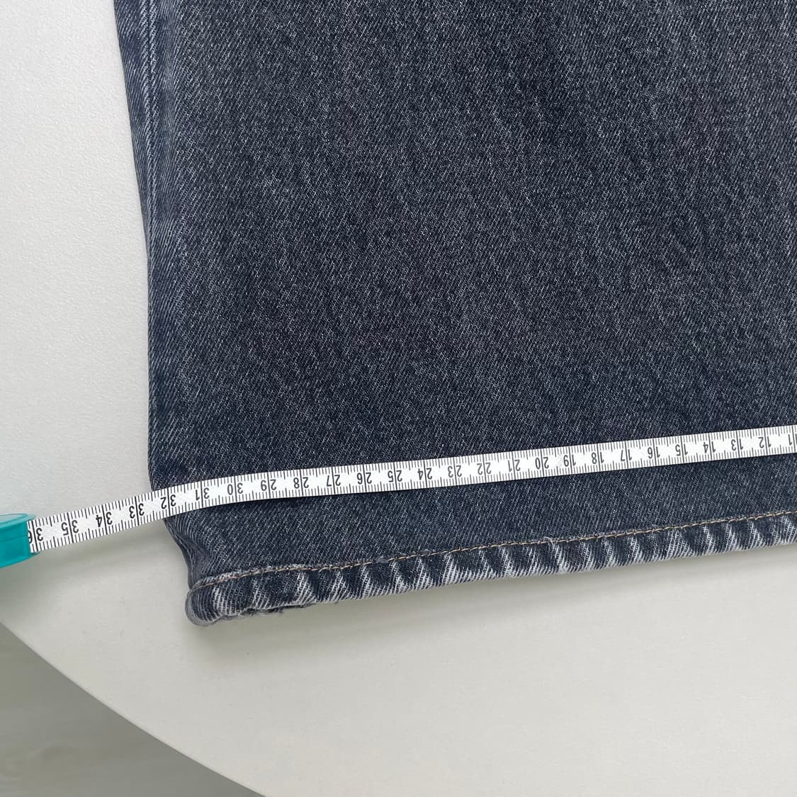 디젤 디라이즈 디스트레스드 스트레이트 진 상품이미지6