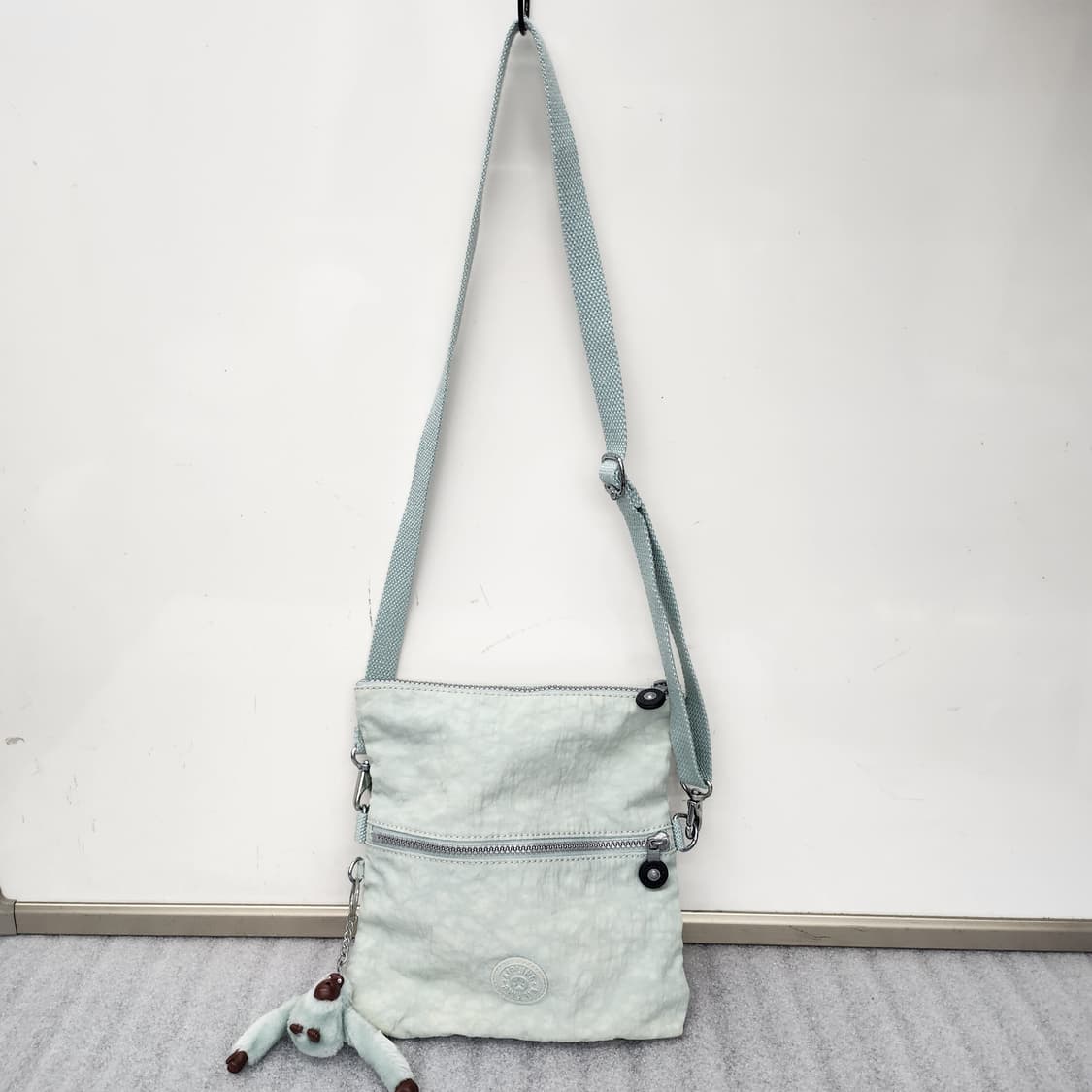 키플링 Frug S 크로스백 23x25cm 상품이미지1