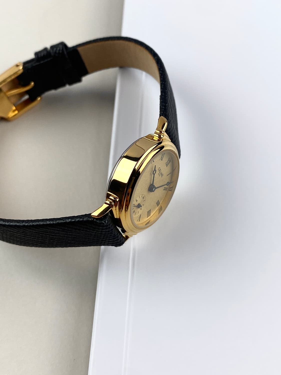 [FULL SET] CELINE round mini gold watch 상품이미지4