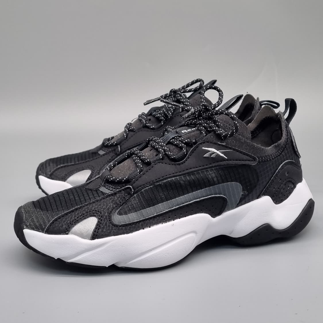 리복 로얄 퍼베이더 여성운동화235  상품이미지1