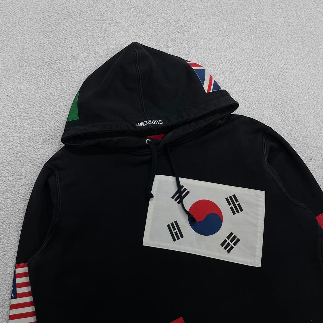 슈프림 Supreme 13fw 만국기 패치 후드티 블랙 상품이미지3