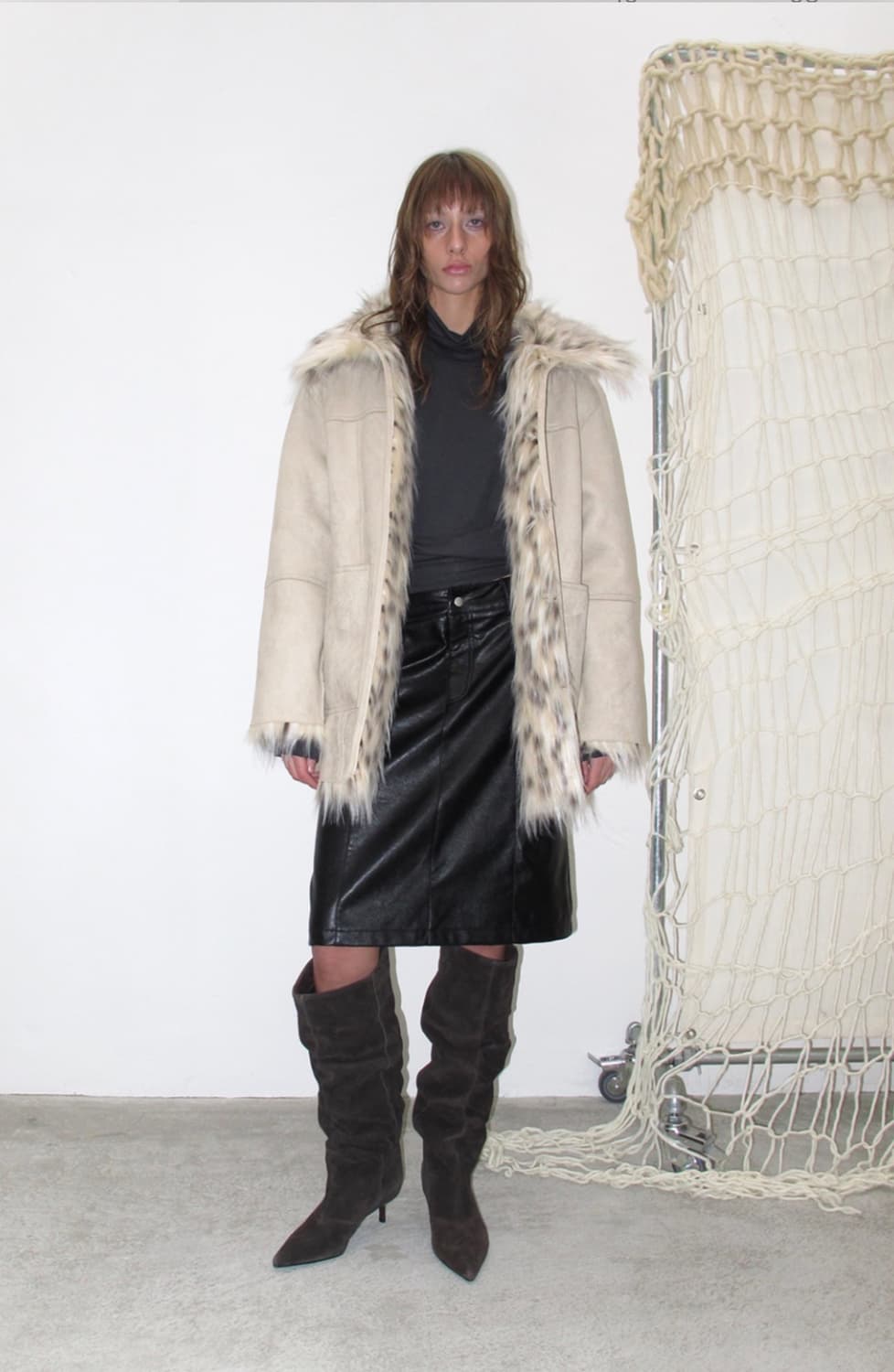 선번프로젝트 리버시브 퍼 무스탕 베이지 상품이미지2