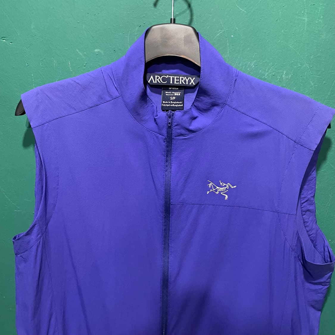 아크테릭스 퍼플 바람막이 베스트 S 상품이미지2