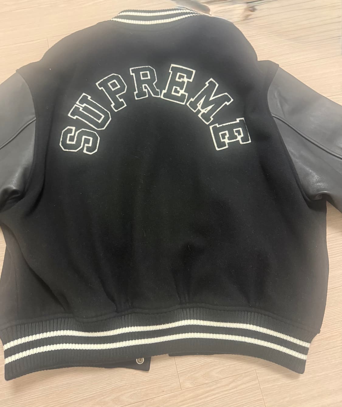 슈프림 타이거 바시티 L 상품이미지5