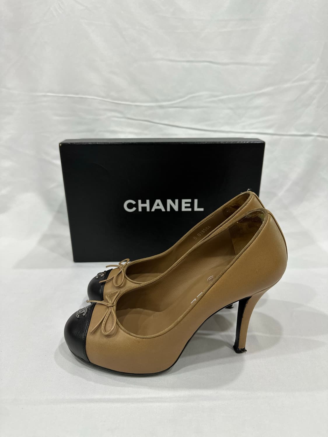 36] 샤넬 여성 CC로고 투톤 발레리나 슬링백 펌프스 상품이미지4