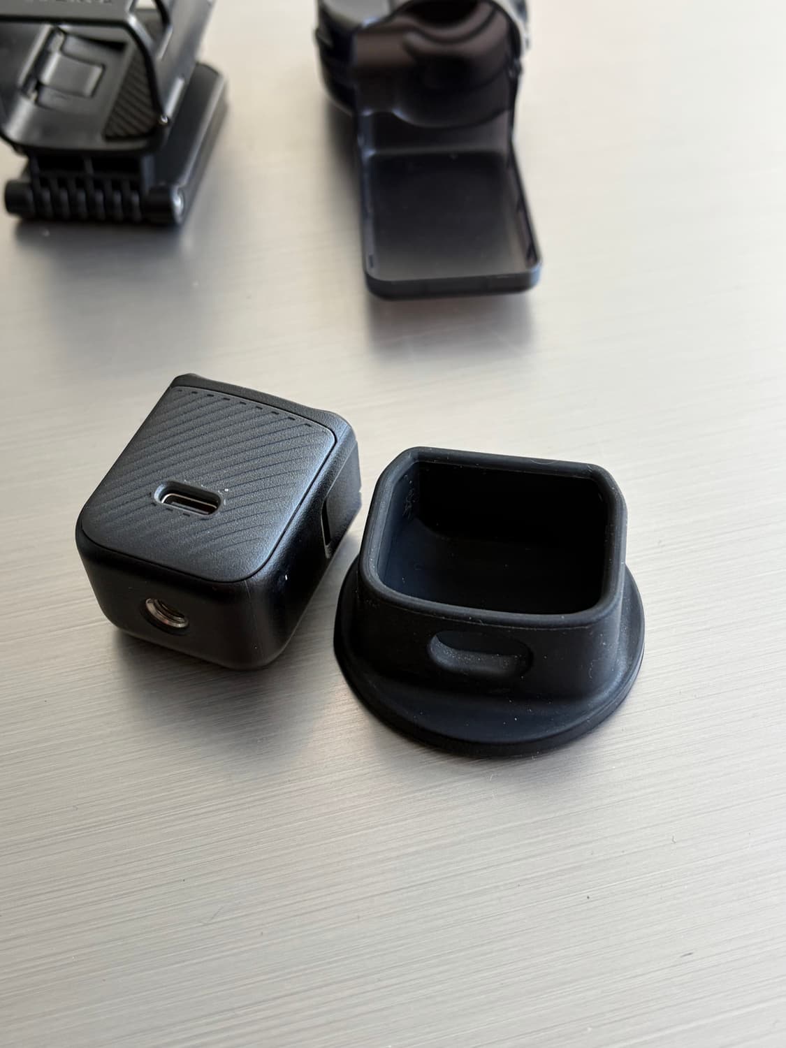 DJI 오즈모 포켓 3 판매합니다 (미개봉) 신품 (필수 악세사리 제공) 상품이미지4