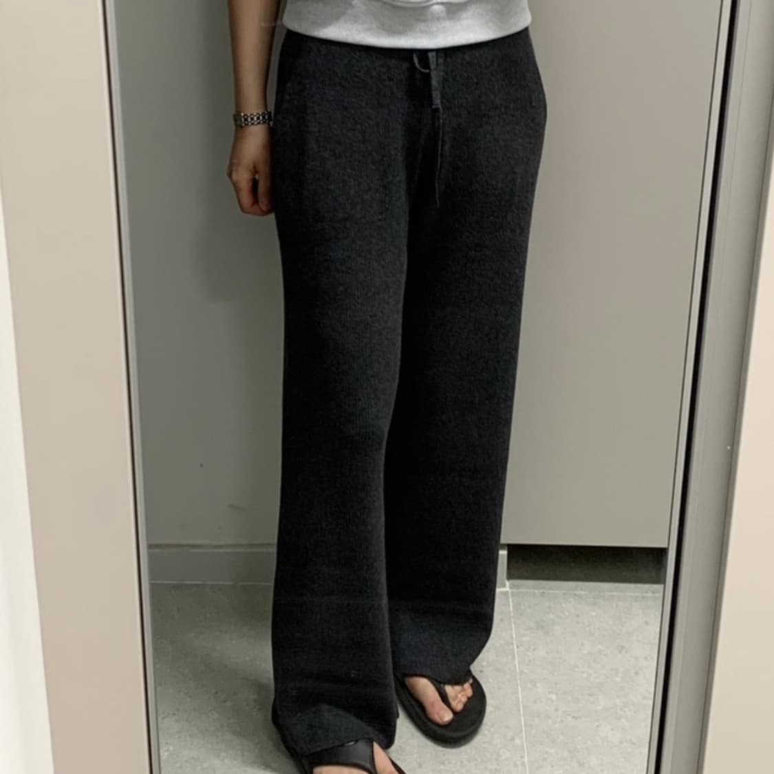 유니클로 워셔블 니트 립 밴딩 팬츠 다크 그레이 차콜 M 미듐 새상품 상품이미지1