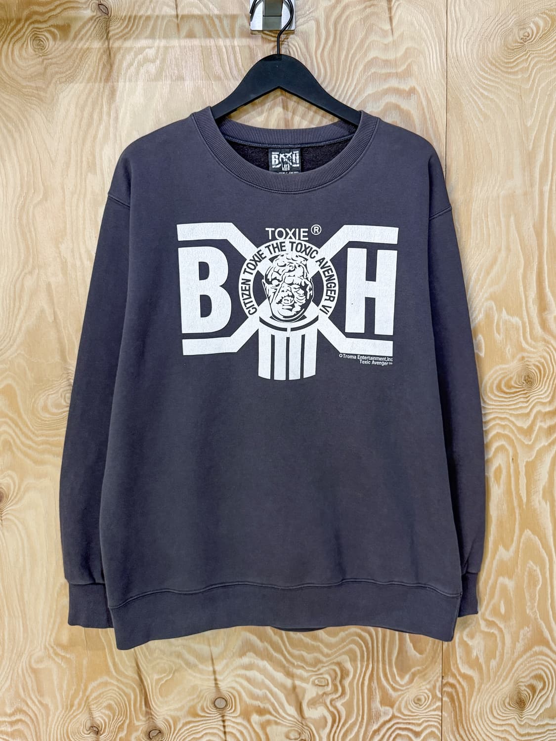 바운티 헌터 X 톡식 어벤져 2002 크루넥 스웻셔츠 상품이미지1