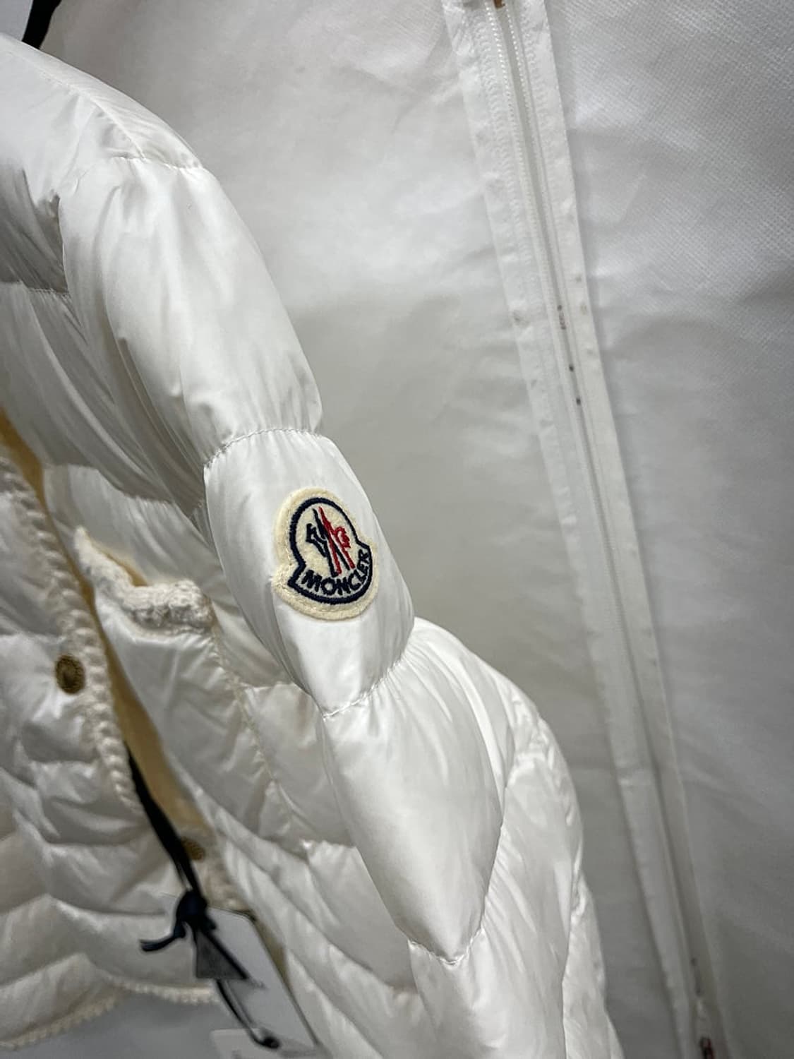 여) 몽클레어 경량 숏패딩  상품이미지6