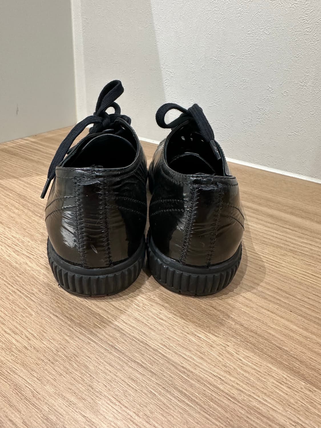 프라다 애나멜 스니커즈 블랙(35.5) 상품이미지8