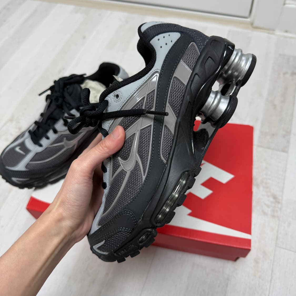 [235] 나이키 샥스 라이드 2 라이트 그래파이트 앤트러사이트 상품이미지2