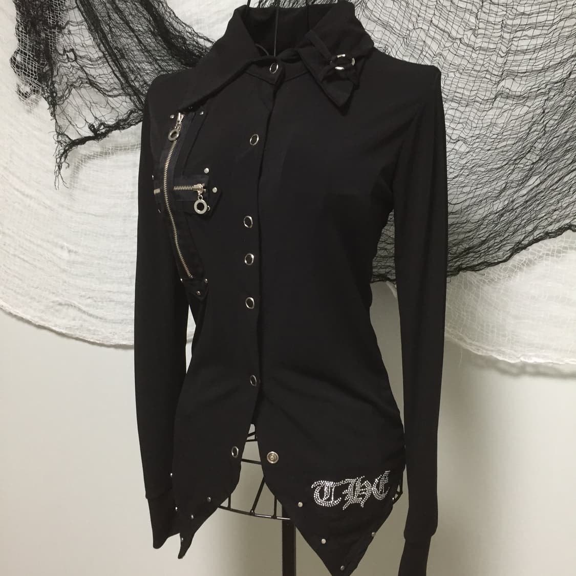 punk nana cross piercing shirt T 상품이미지4