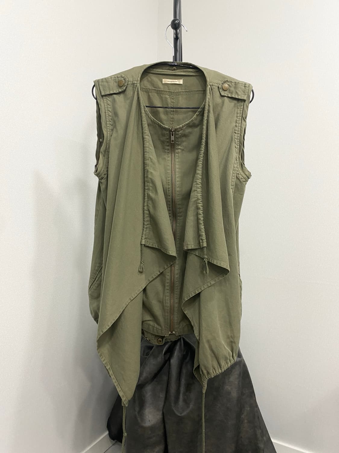Drape-Front Military Cargo Vest 상품이미지2