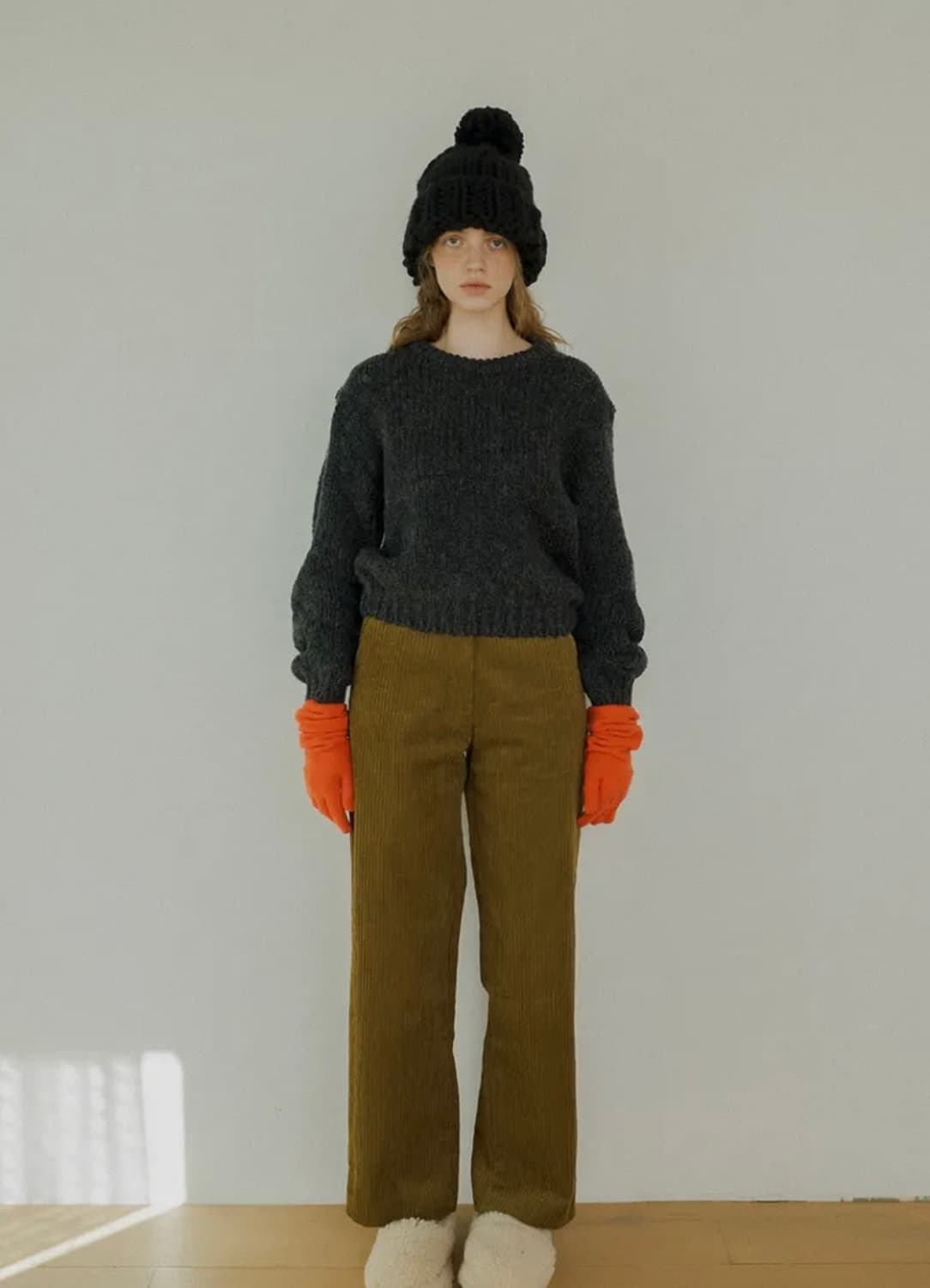 위드아웃썸머 23fw  벨라 니트 차콜 상품이미지3