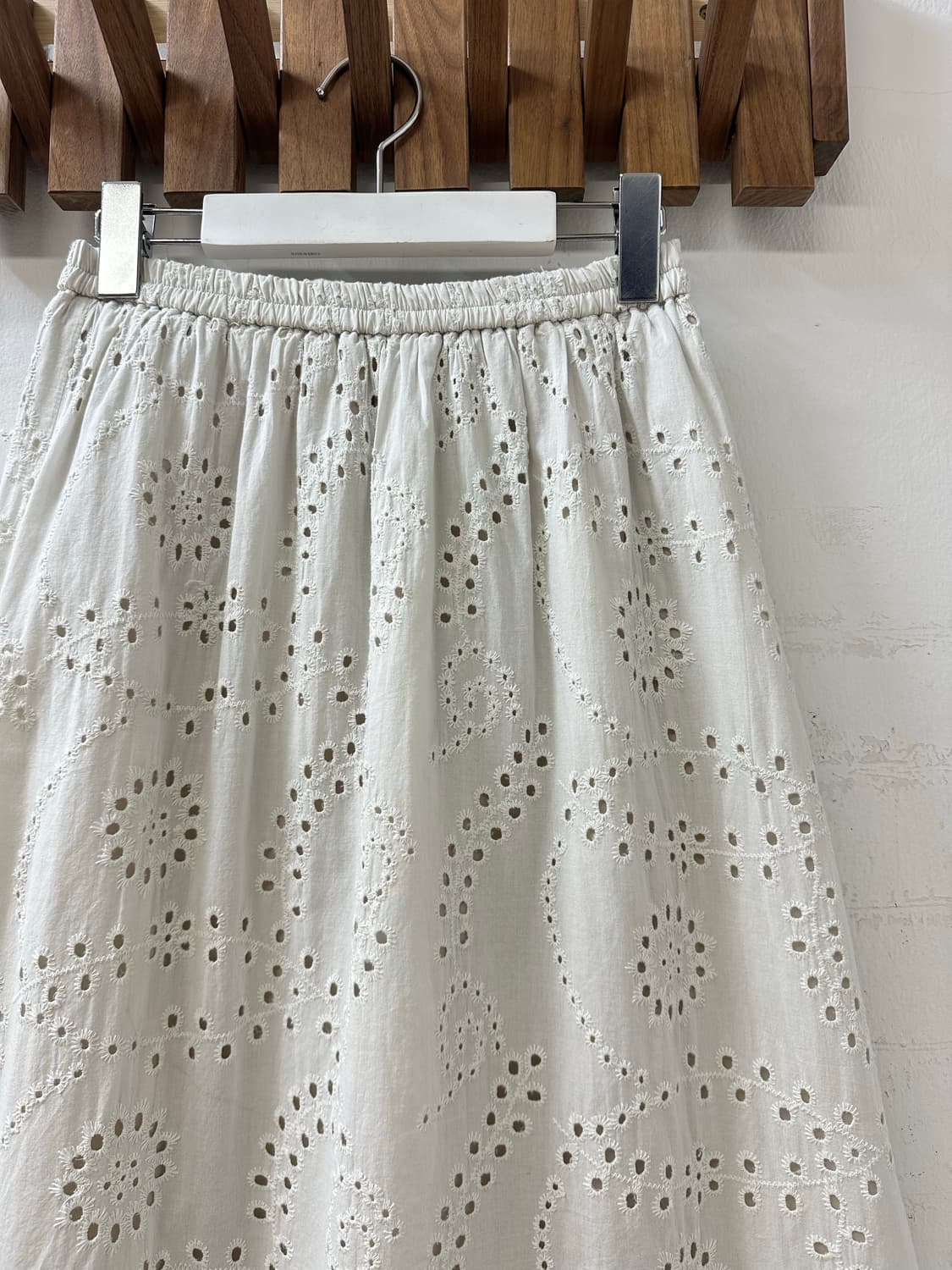 일본빈티지 펀칭 아일렛 플라워 자수 티어드 밴딩 롱 스커트 상품이미지2