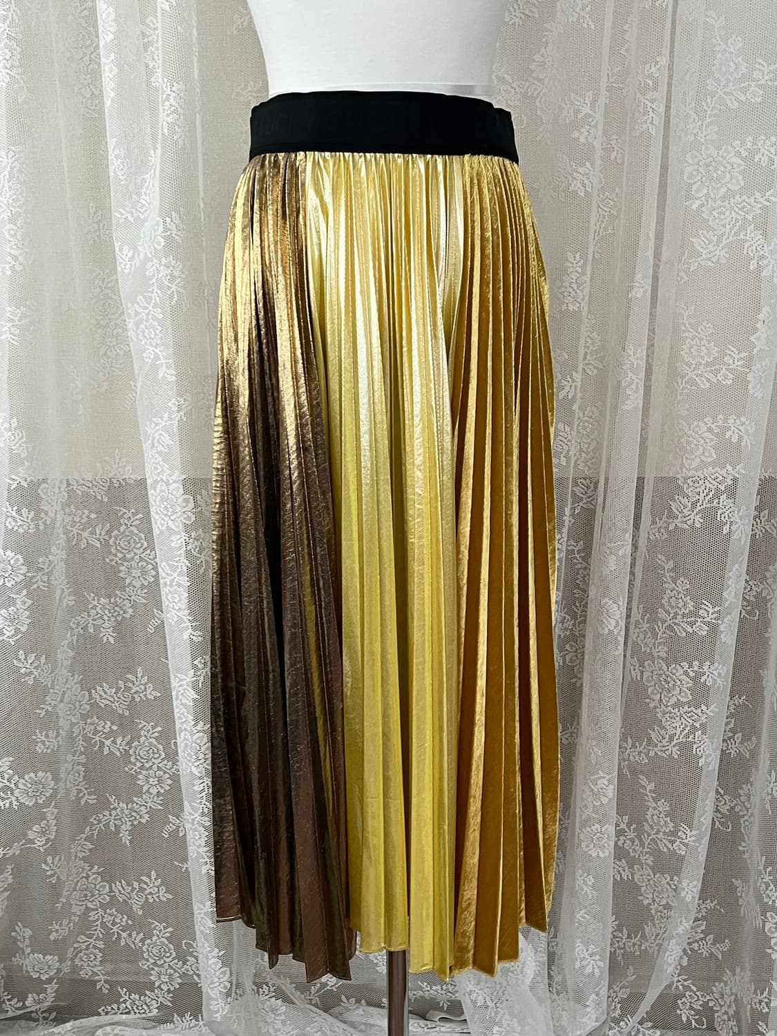 38) 럭키슈에뜨 홀리데이 롱스커트 골드 상품이미지2