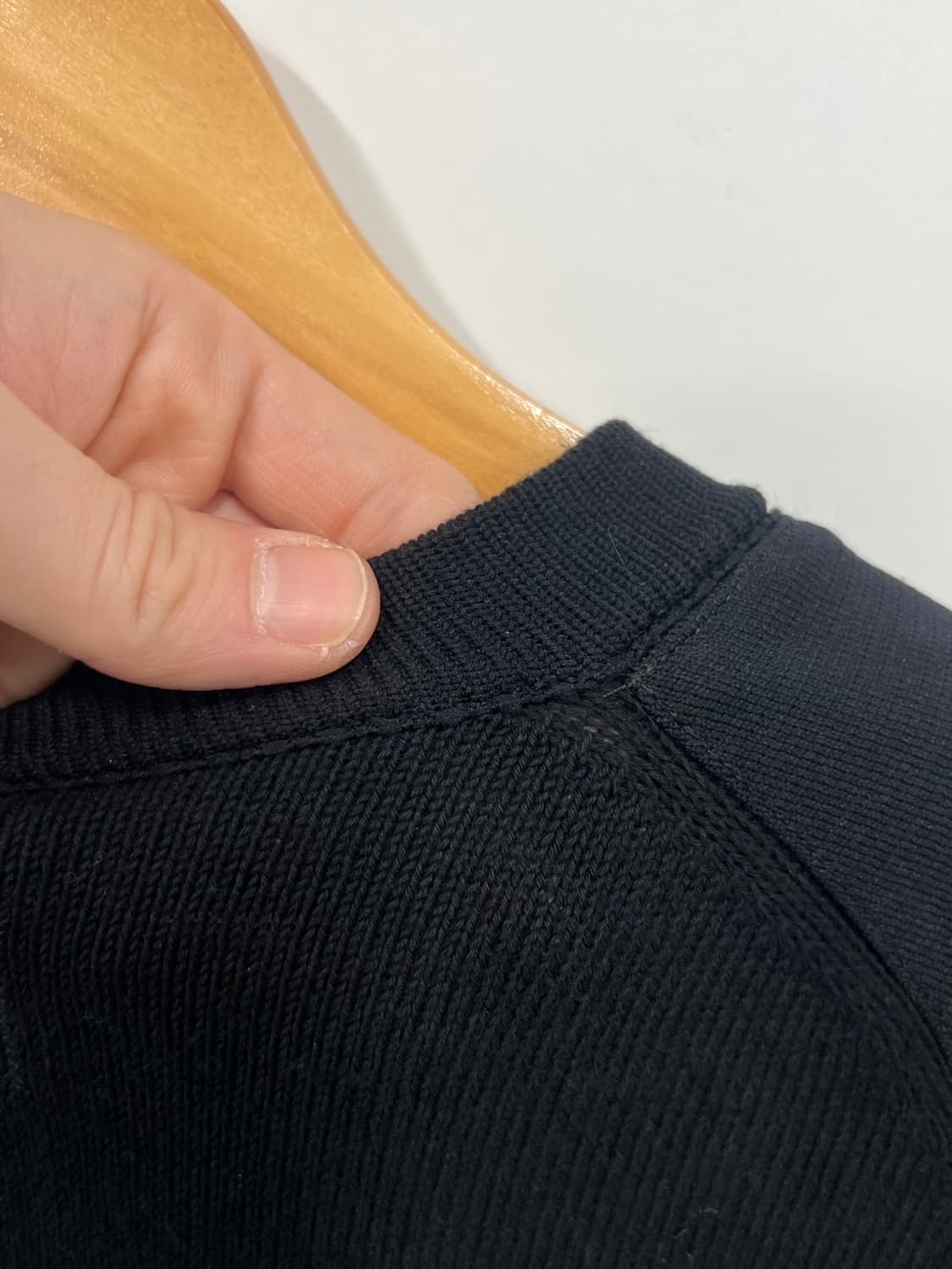 CP 컴퍼니 렌즈 와펜 라운드넥 긴팔 니트  상품이미지9