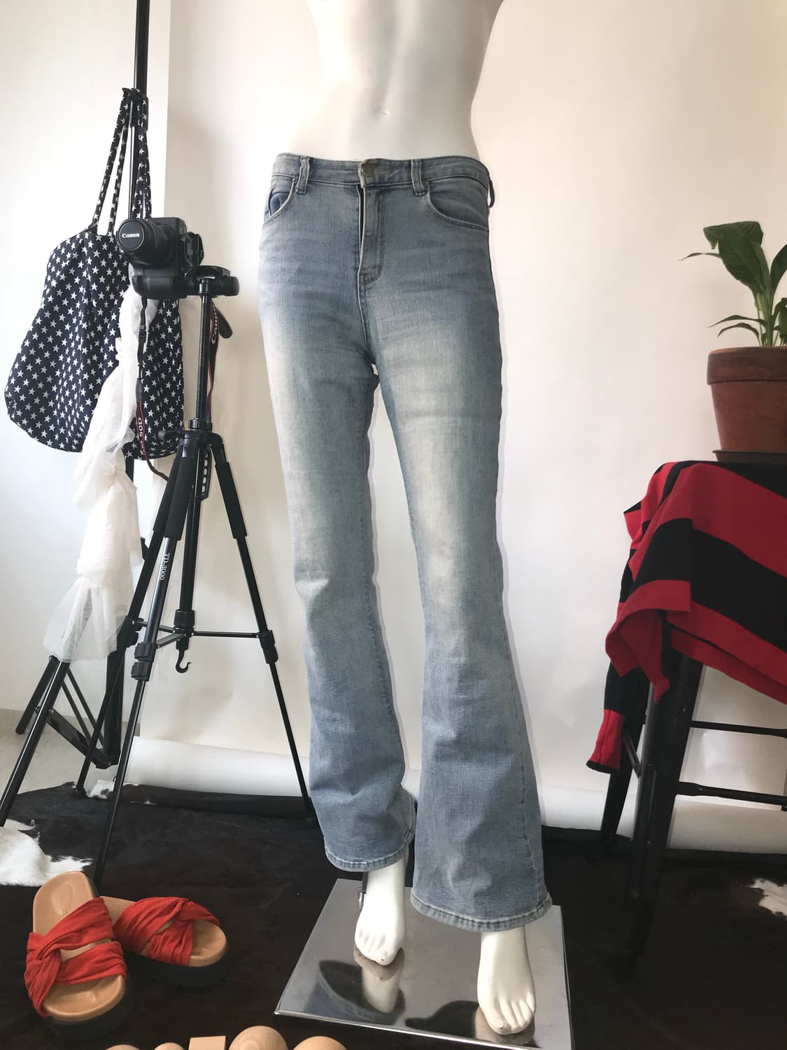 THE OPENPRODUCT Light Washed Boot-Cut Je 상품이미지3