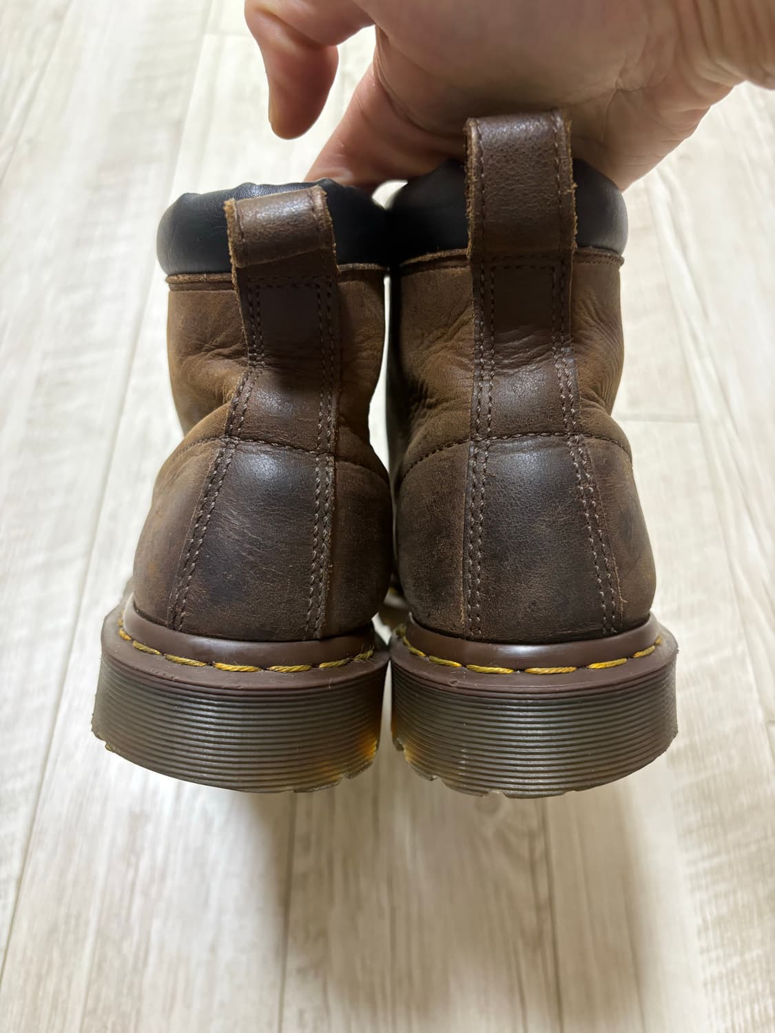 닥터마틴 6홀 크레이지홀스 270 상품이미지5