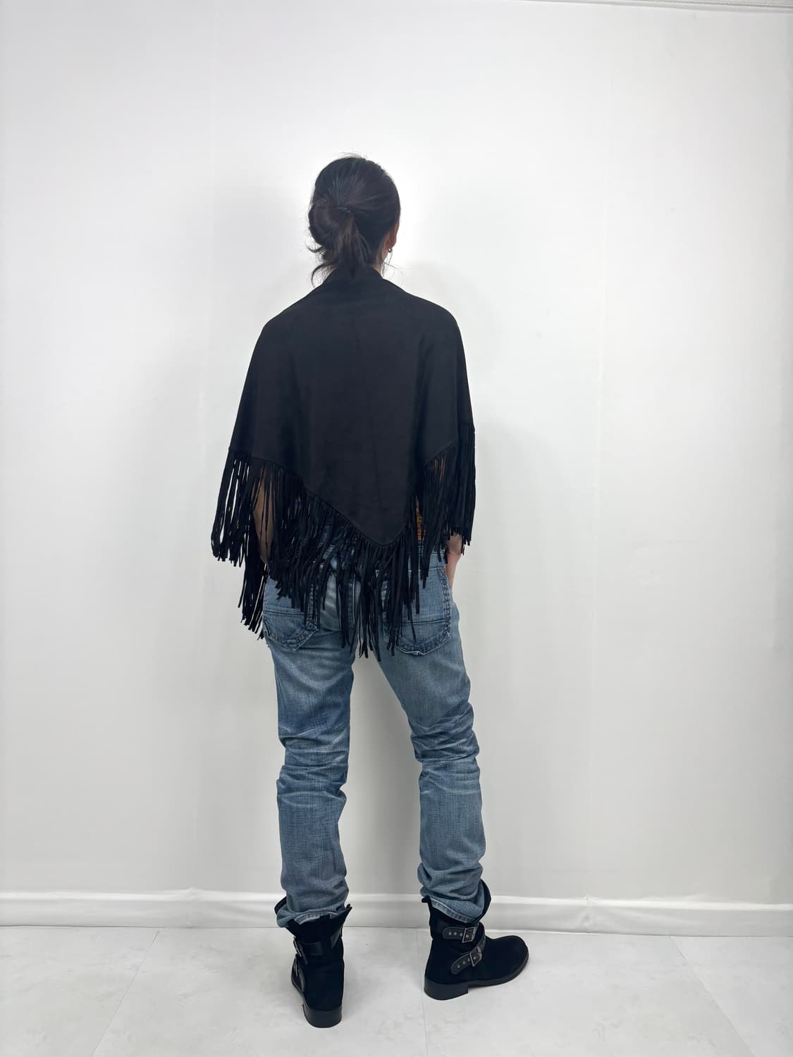 TASSEL SUEDE SHAWL 상품이미지4