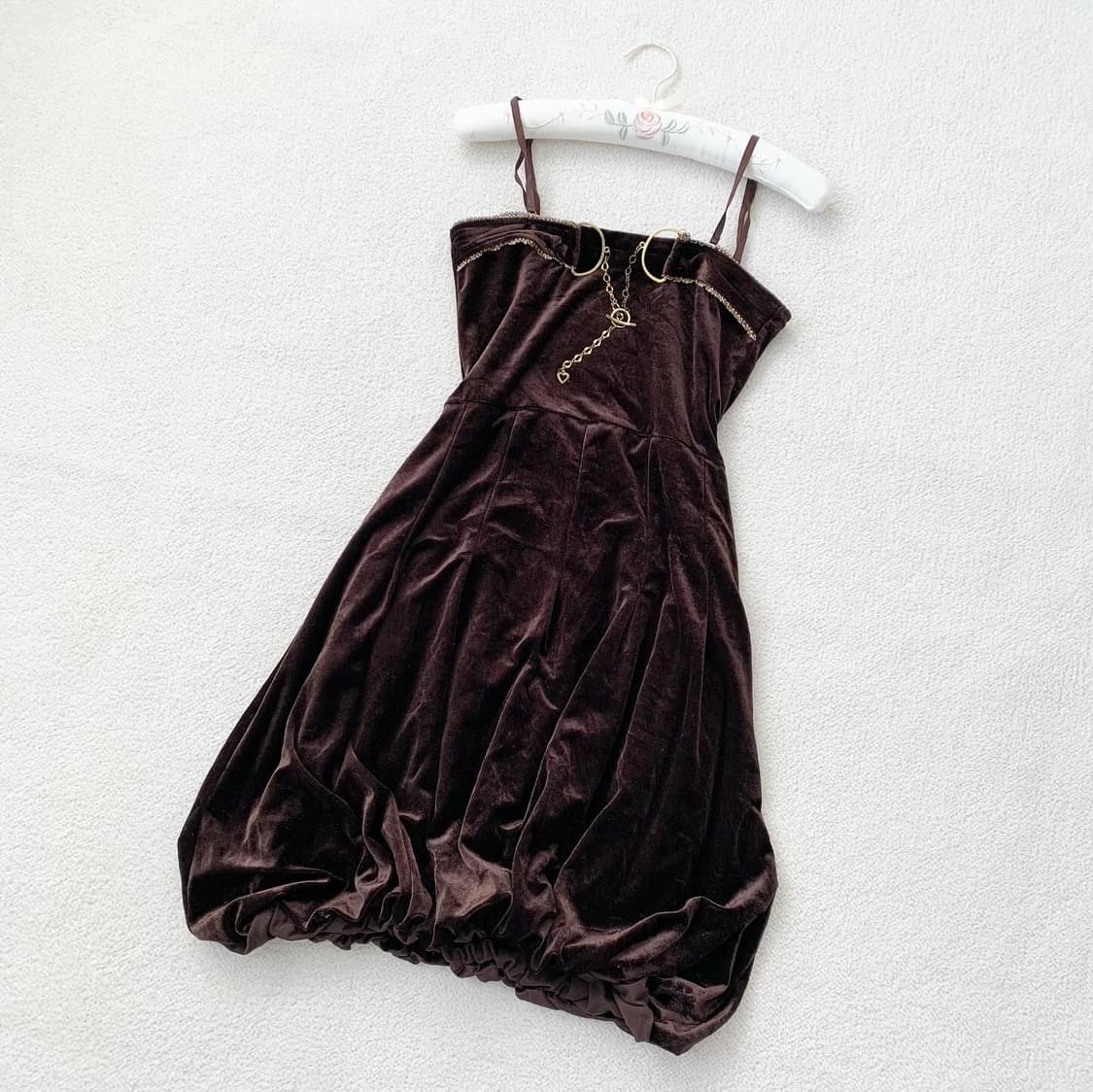 라떼갸루 초코갸루 벨벳 골드 드레스 상품이미지1