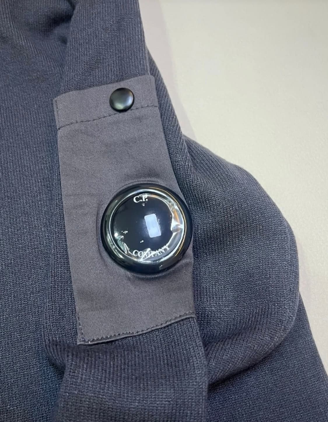 cp컴퍼니 렌즈 니트 상품이미지3