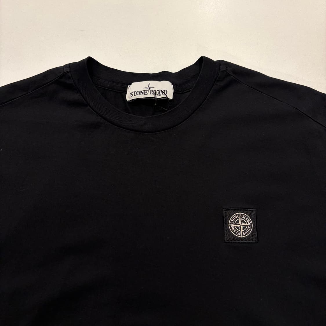 [L] 20ss 스톤아일랜드 블랙 반팔 티셔츠 C765 상품이미지3