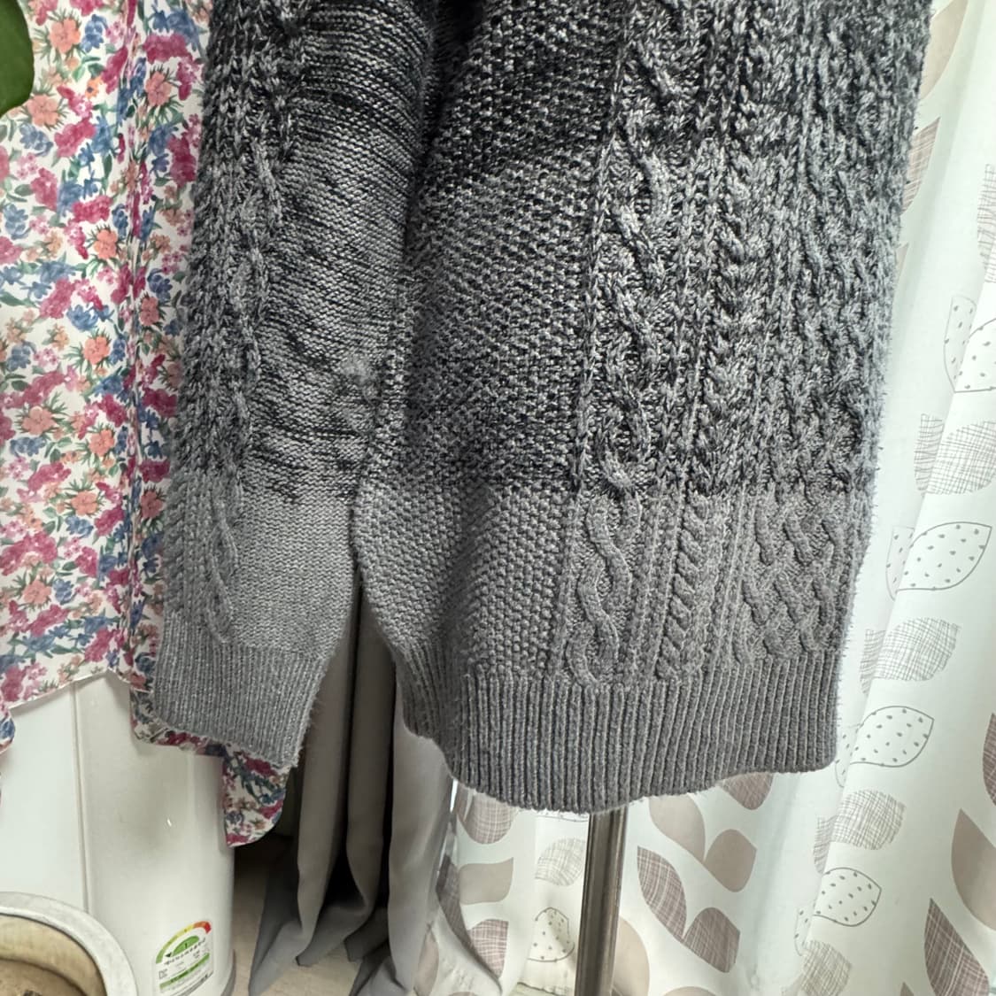 HUM 블랙그레이 그라데이션 니트 스웨터 상품이미지10