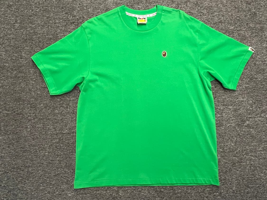 [100] 베이프 반팔티 새제품 M 상품이미지1