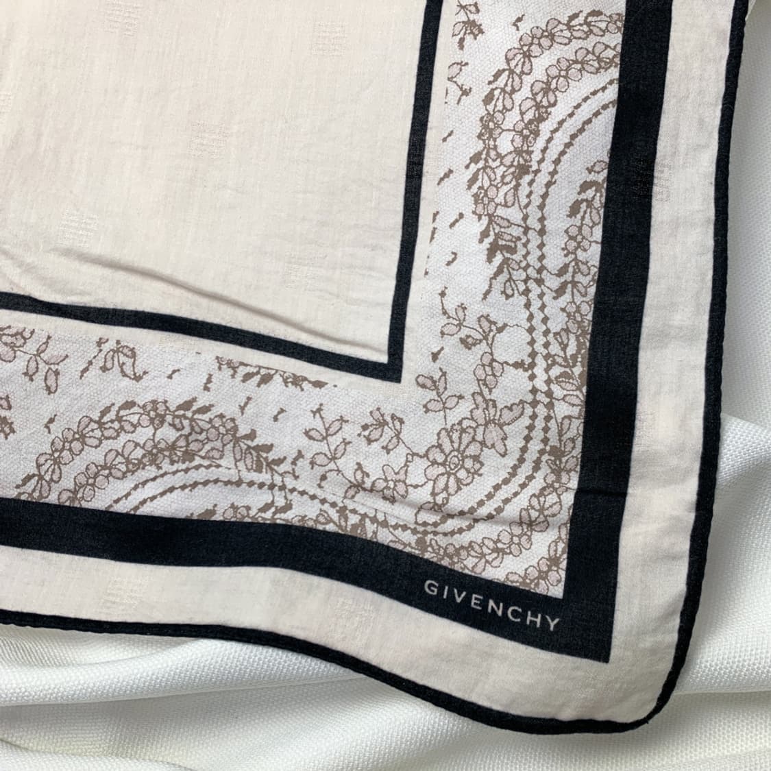 [정품] Celine 셀린느 빈티지 쁘띠스카프 손수건 상품이미지2