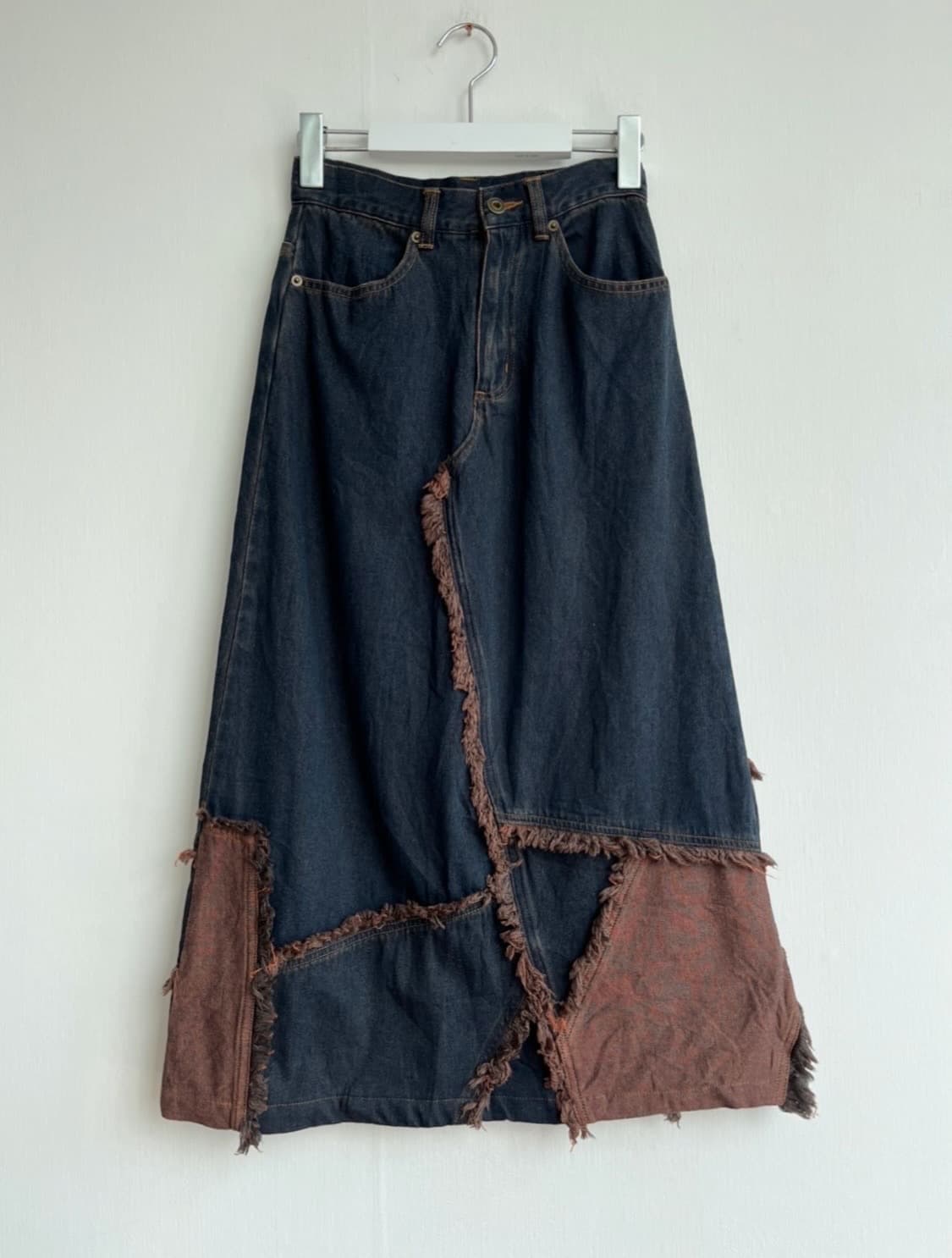 J.HONEY 투톤 패치워크 데님 롱 스커트 상품이미지1