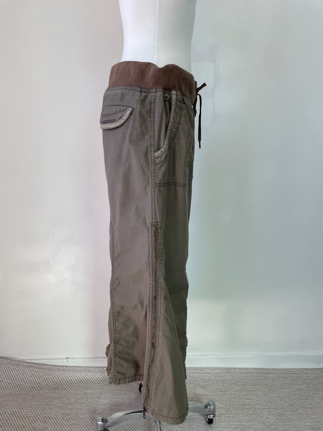 GOA 밀리터리 립웨이스트 지퍼 디테일 롱 스커트 상품이미지10