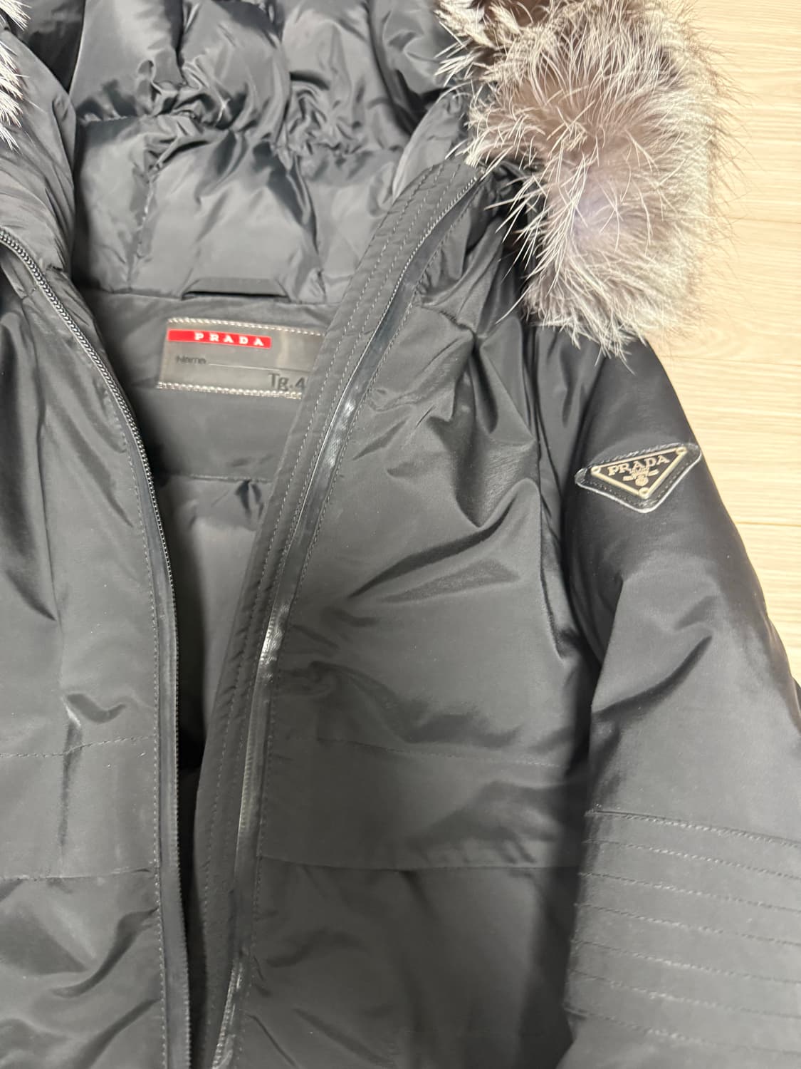 프라다 폭스퍼 패딩(정품) 상품이미지2