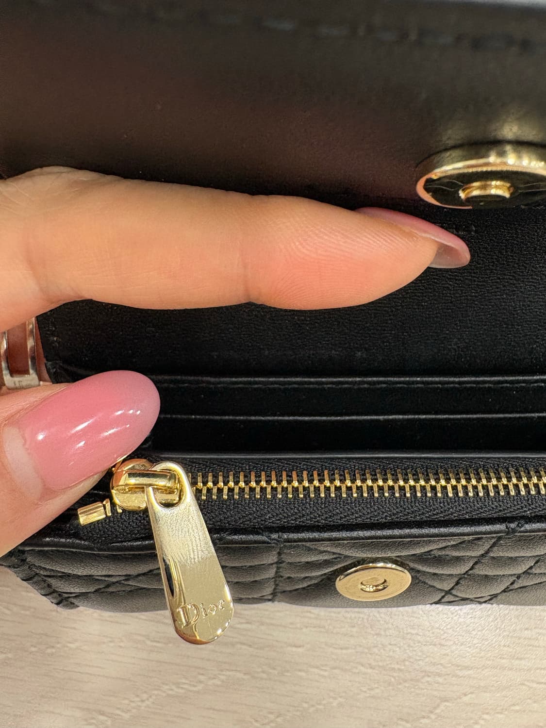 (정품)디올 블랙 카드지갑 상품이미지7