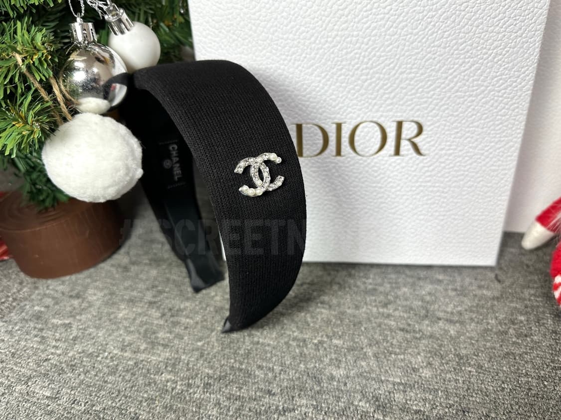 샤넬 진주 큐빅 머리띠 블랙 상품이미지6