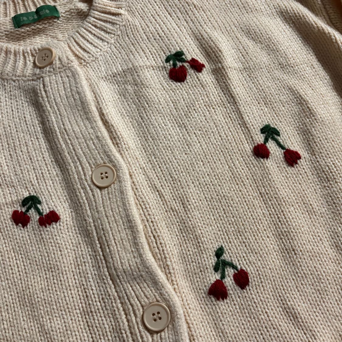 일본빈티지 아이보리 체리 니트가디건 상품이미지3