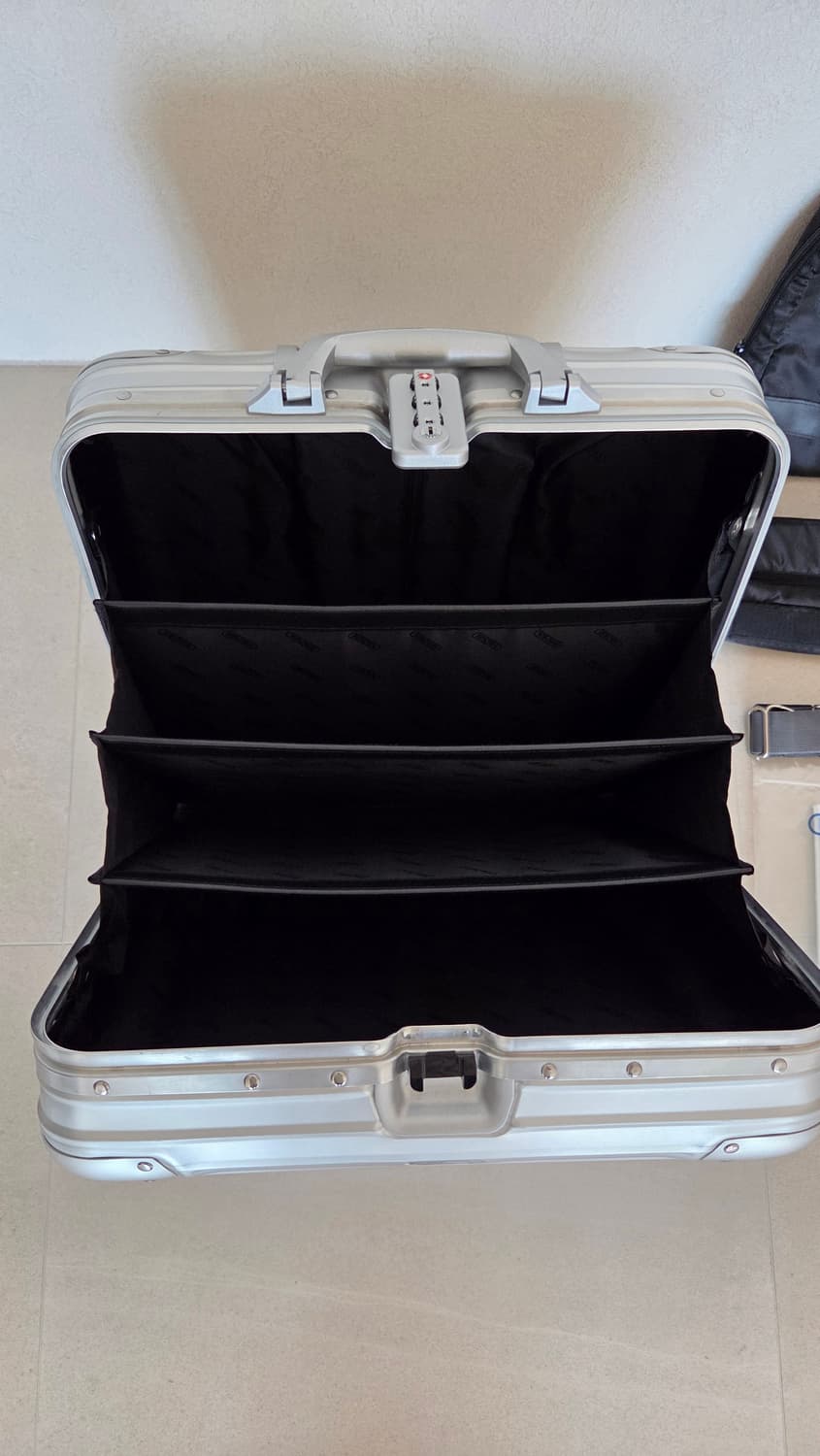 리모와 토파즈 비즈니스 40MW 캐리어 기내용. 정품 상품이미지6