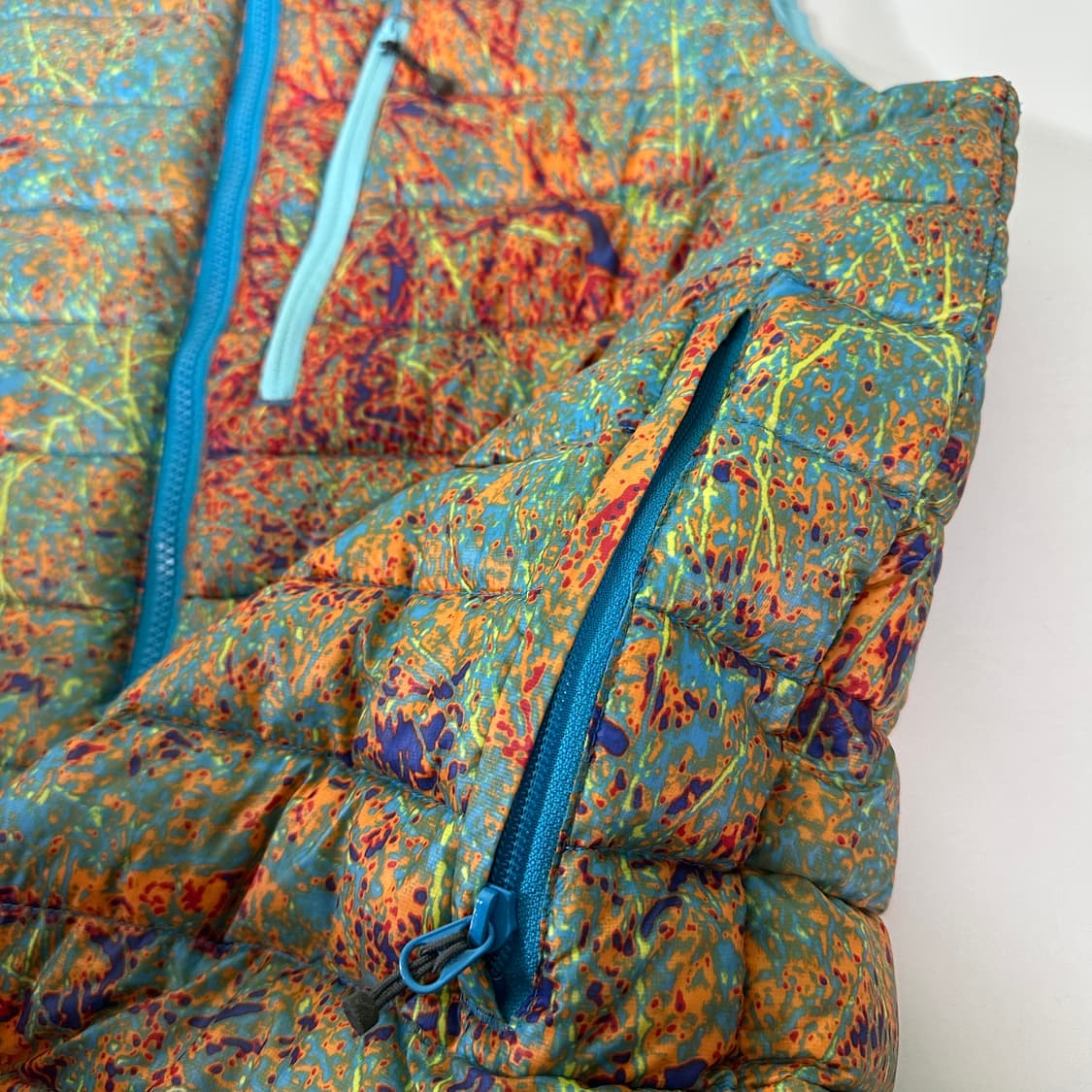 M 컬럼비아 구스다운 열감지프린팅 OMNI-SHIELD 경량 패딩조끼 상품이미지3