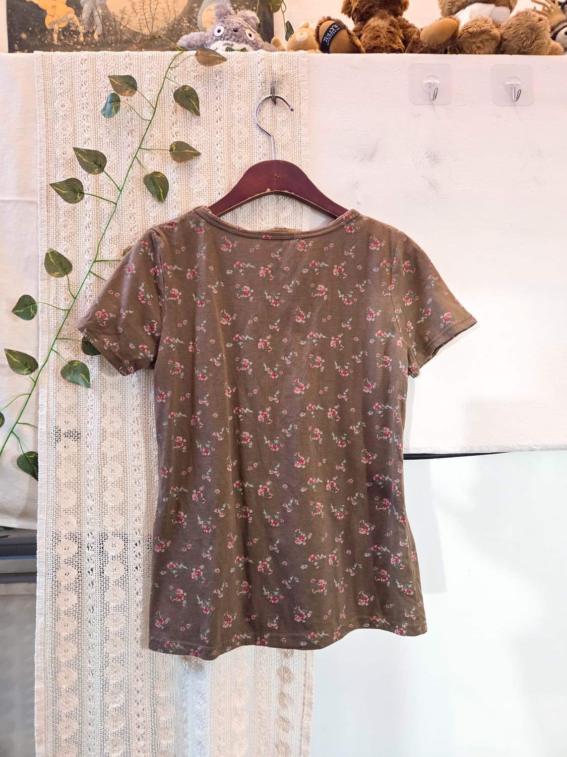 브라운 잔꽃 반팔 티셔츠 상품이미지4