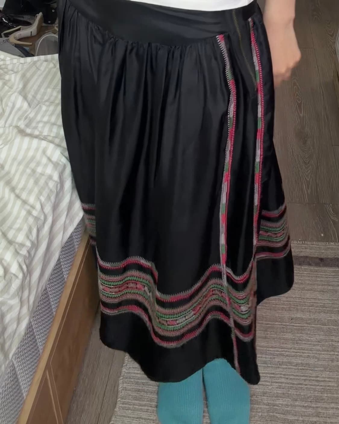 Silk embroidery long skirt 상품이미지3