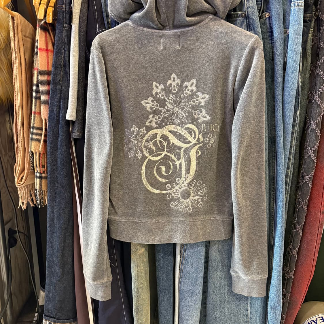 쥬시 꾸뛰르 그레이 벨벳 후드 집업 상품이미지5