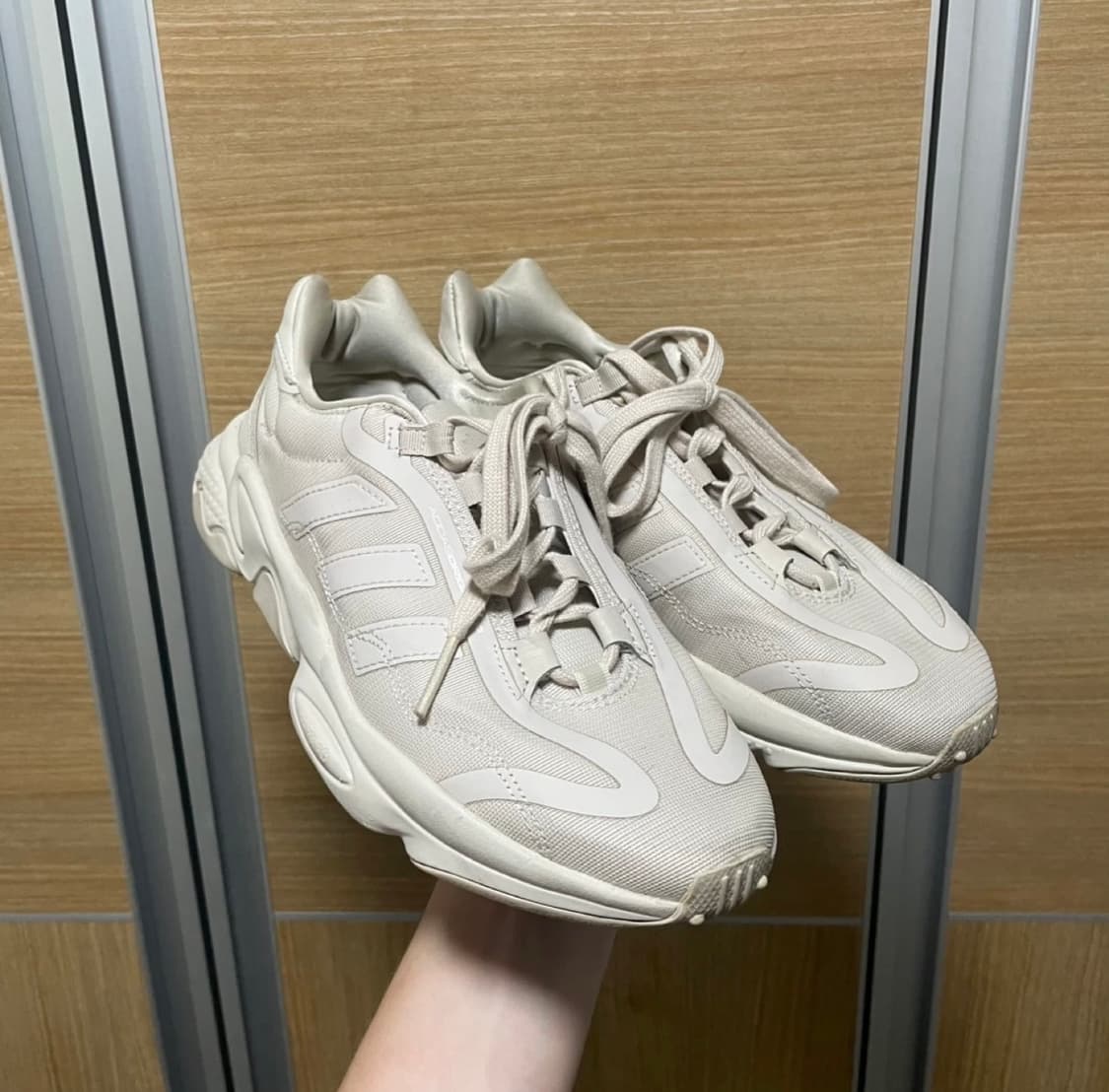 (250)아디다스 오즈위고 베이지 상품이미지1