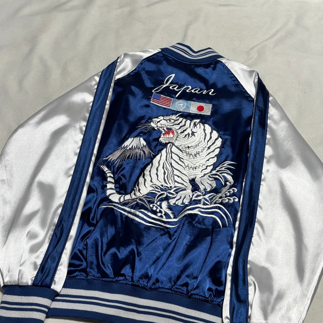 F 빈티지 재팬 백호 자수 스카쟌 상품이미지1