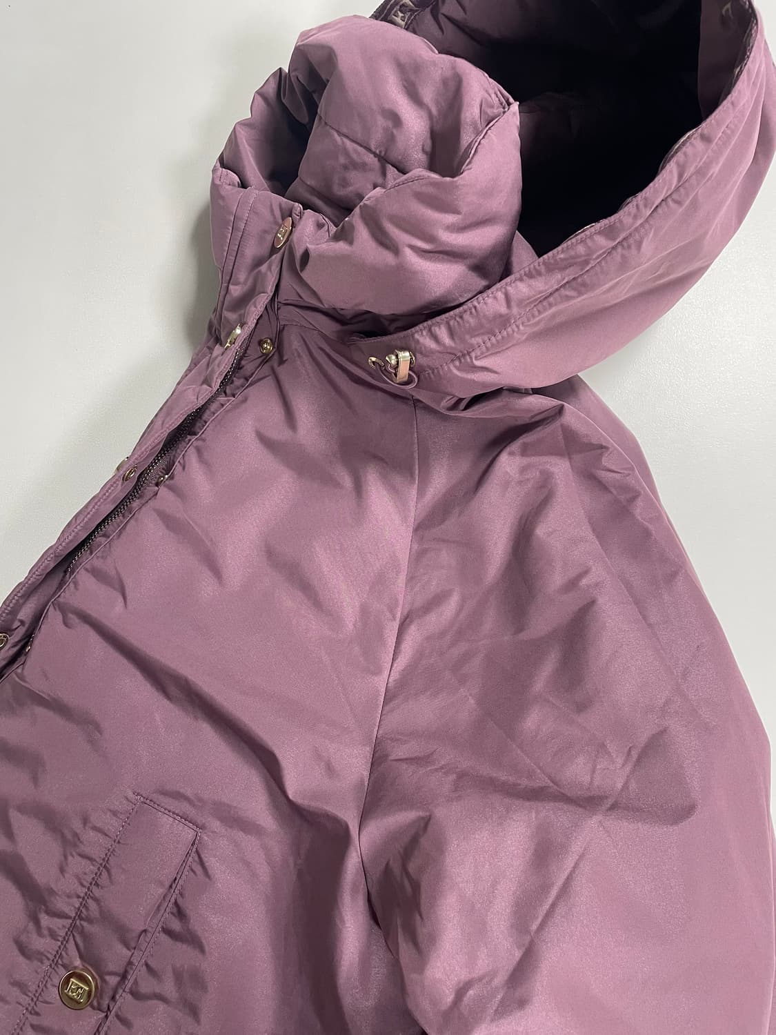 [L] 24FW 에스까다 [새상품]여성 라이트 웨이트 후드 패딩 상품이미지3