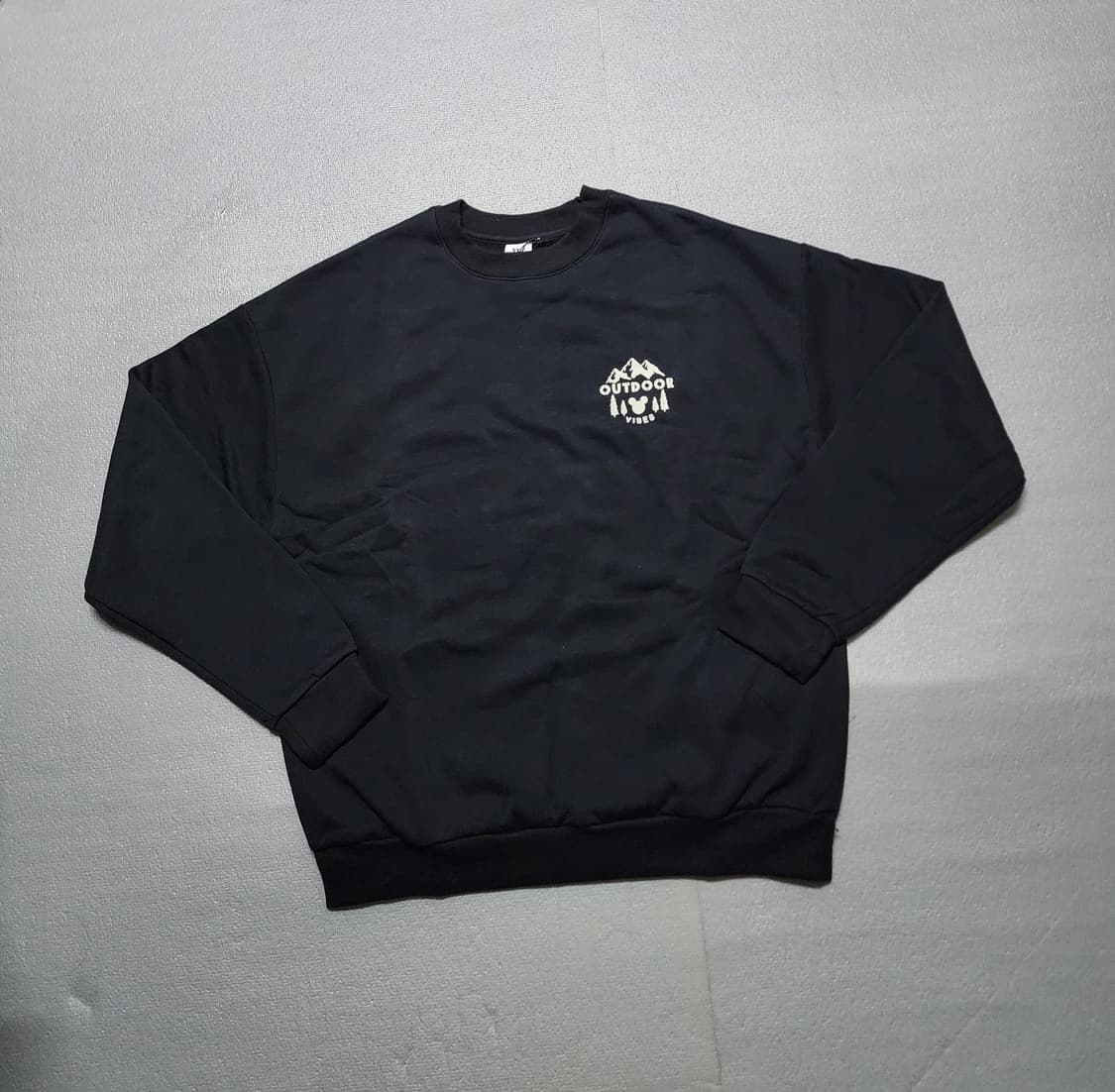 미사용 미키마우스 아웃도어 검정 기모 맨투맨티 상품이미지3