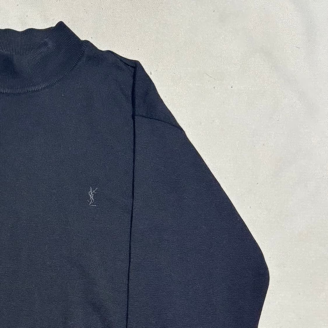 95 입생로랑 블랙 울 반폴라 니트 상품이미지1